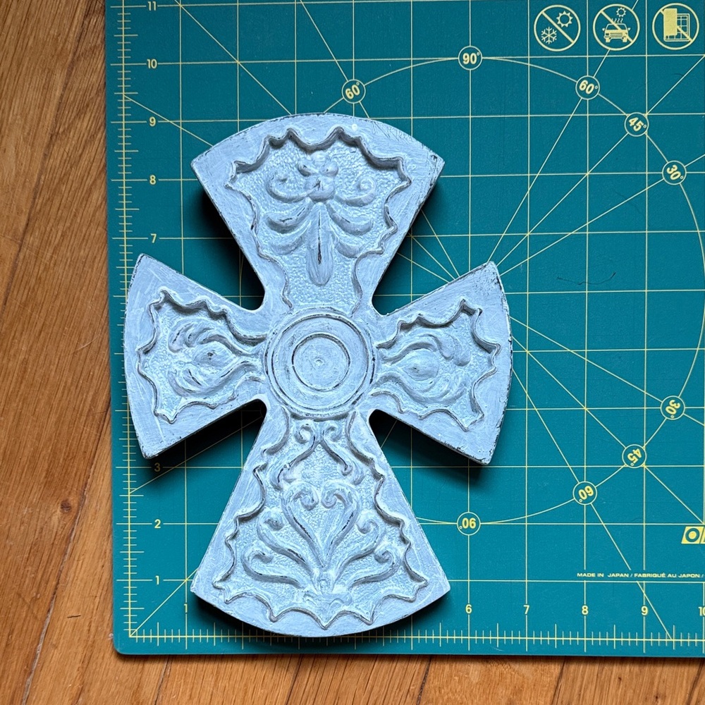 Set of 3 Decorative Wall Crosses in Light Blue - Picture 2 of 5